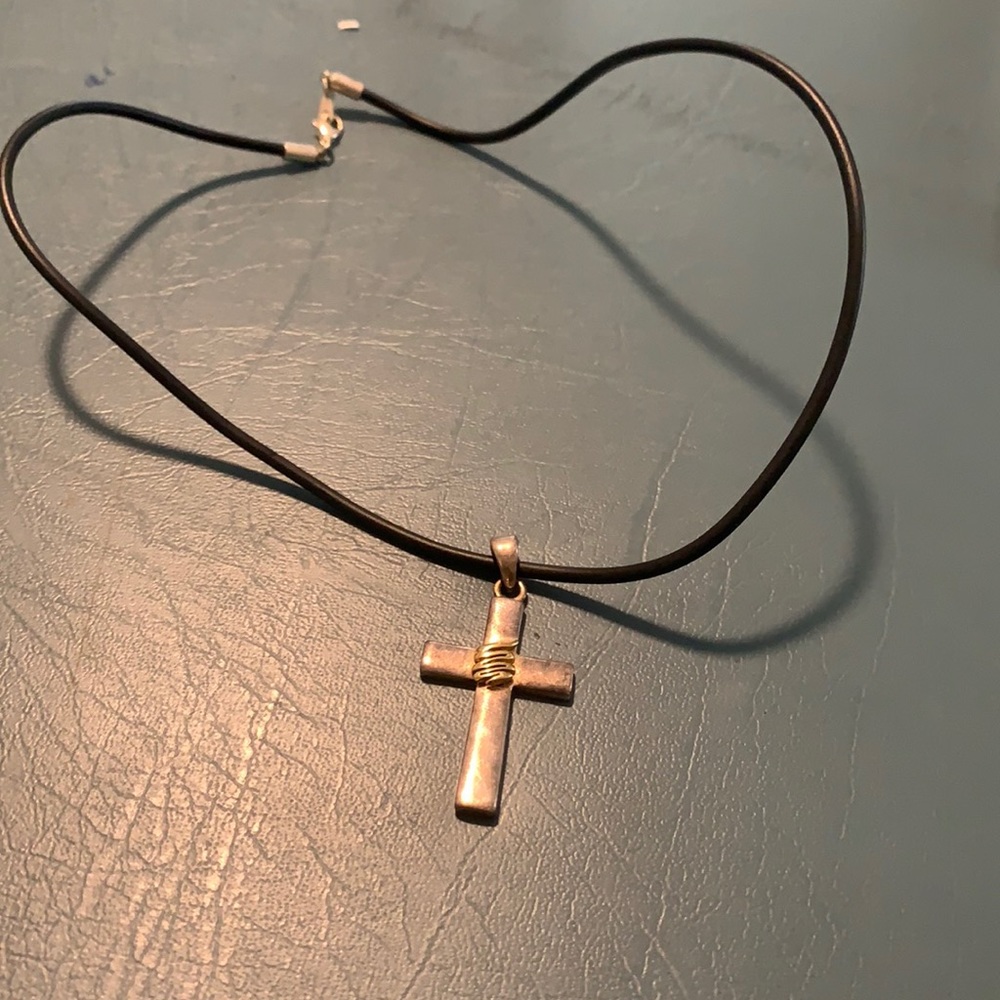 Men’s black necklace with cross